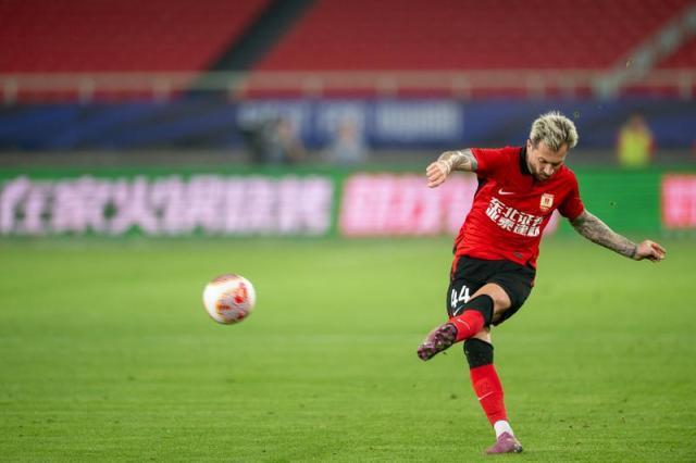 【中超】贝里奇双响塞尔吉尼奥破门 亚泰4比0西海岸